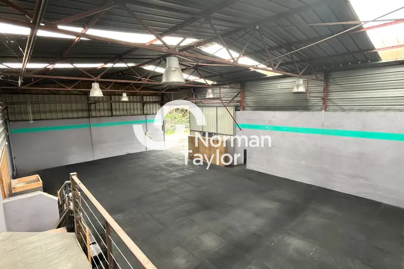 Local d'activité de 425 m² à louer - Saint-Jean-de-Védas 