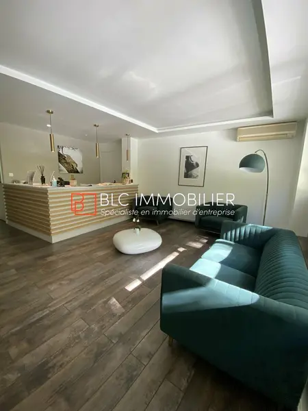 Bureau à louer - Marseille 08 (13008) - 107 m² - 1 426 €/mois