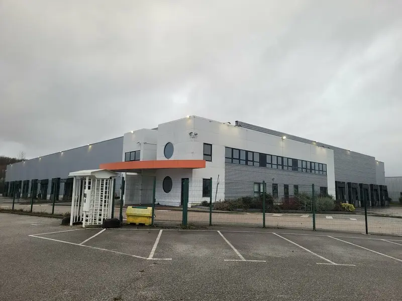 Entrepôt / Activité à louer - Val-De-Reuil (27100) - 6617 m² - 30 327 €/mois