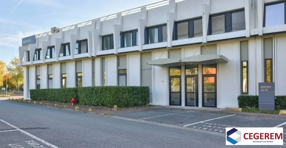 LOCAUX D'ACTIVITES RENOVES A LISSES