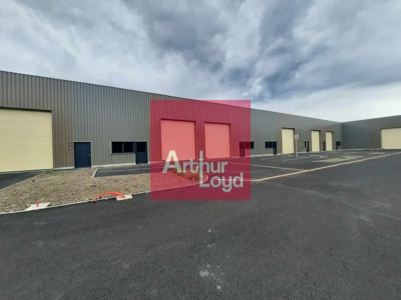 LA ROCHE BLANCHE A LOUER LOCAL ACTIVITE 500 M²