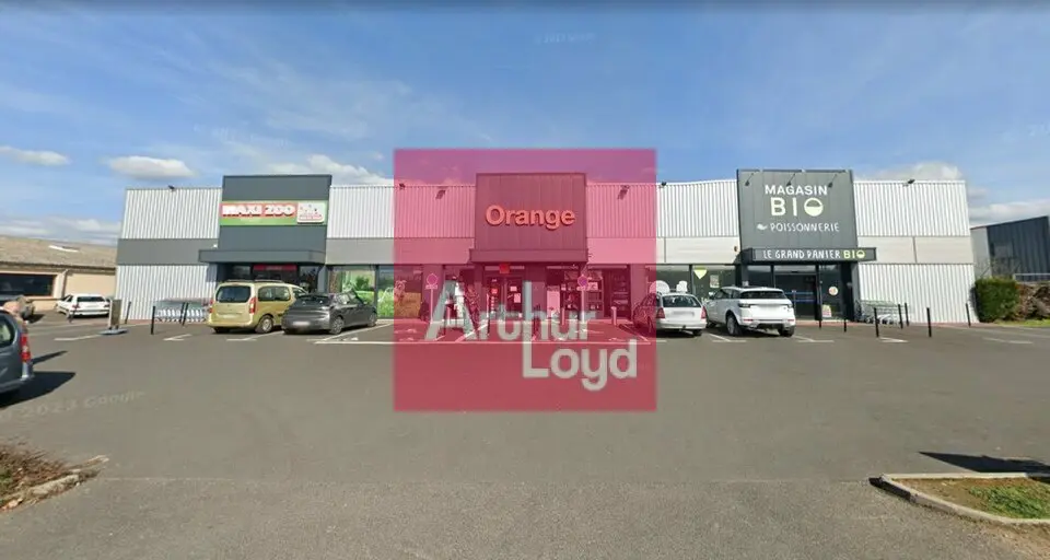 Local Commercial à louer - Thiers (63300) - 203 m² - 2 452 €/mois