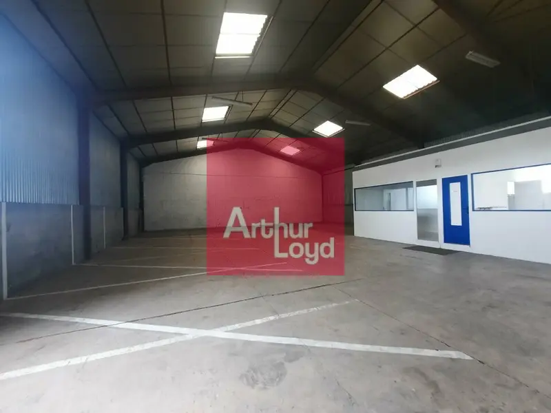 Entrepôt / Activité à vendre - Beaumont (63110) - 305 m²