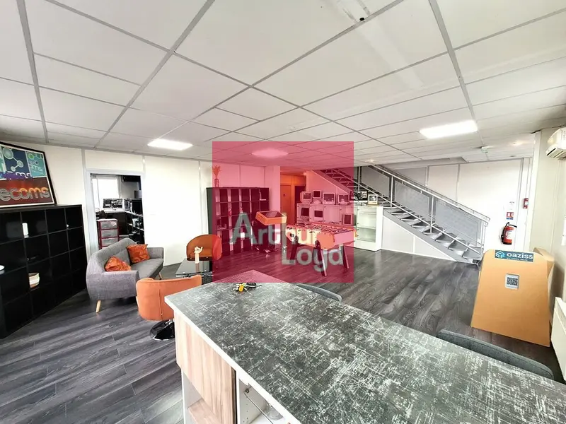 Bureau à louer - Clermont-Ferrand (63000) - 360 m² - 4 369 €/mois