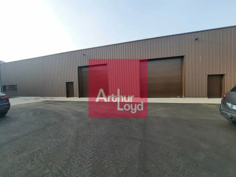 Entrepôt / Activité à louer - Cournon-D'Auvergne (63800) - 300 m² - 2 250 €/mois