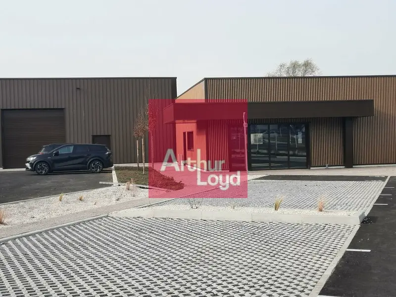 Entrepôt / Activité à louer - Cournon-D'Auvergne (63800) - 373 m² - 3 550 €/mois