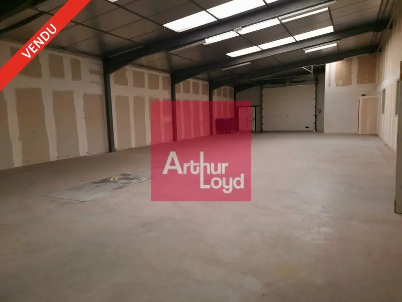 Entrepôt / Activité à vendre - Aubière (63170) - 920 m²