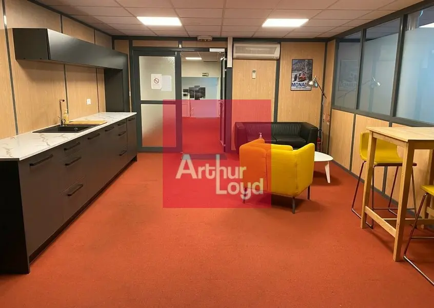 CLERMONT-FERRAND BREZET A LOUER BUREAUX TOUT COMPRIS DE 10 M² A 25 M²