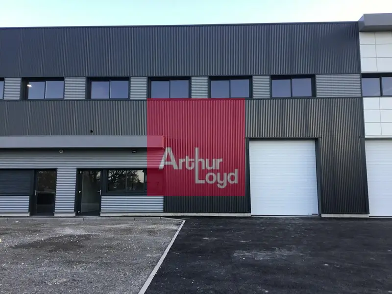 Entrepôt / Activité à louer - Clermont-Ferrand (63100) - 383 m² - 2 240 €/mois