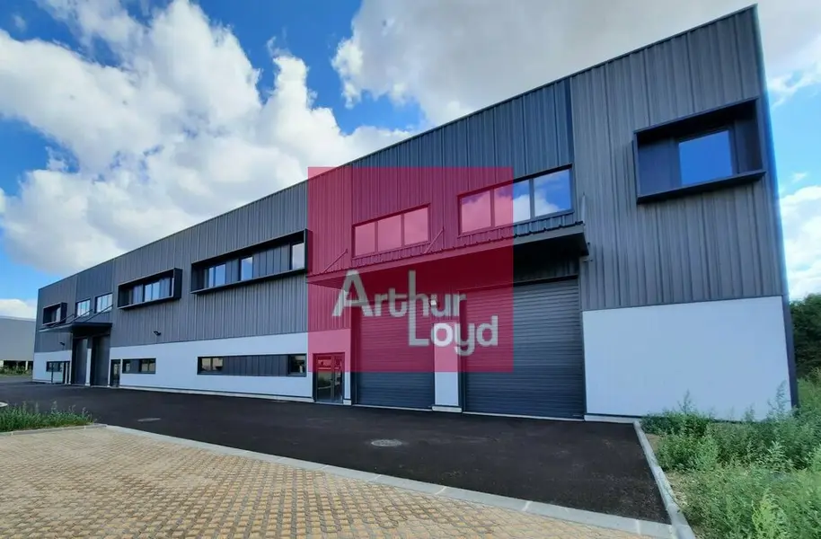 Entrepôt / Activité à louer - Clermont-Ferrand (63000) - 1570 m² - 11 905 €/mois