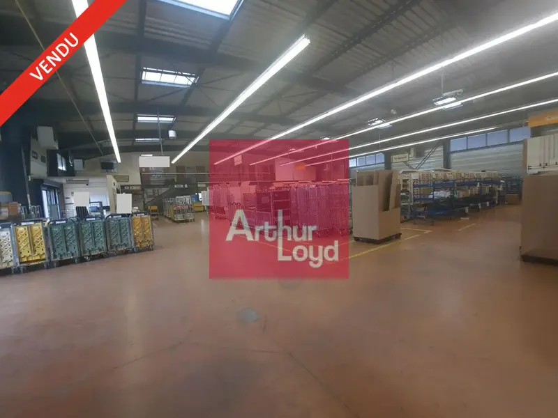 Entrepôt / Activité à vendre - Les Martres-D'Artière (63430) - 1048 m²