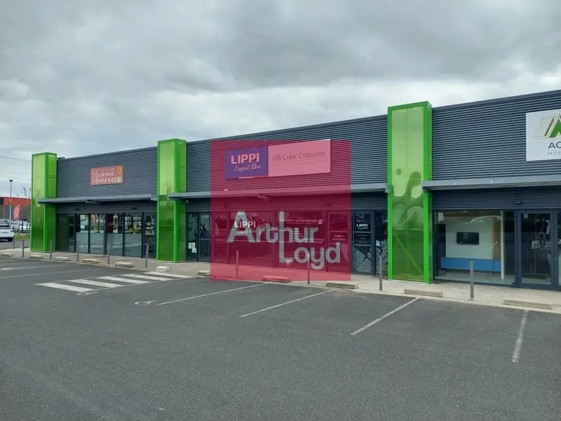 Local Commercial à louer - Cournon-D'Auvergne (63800) - 461 m² - 3 300 €/mois