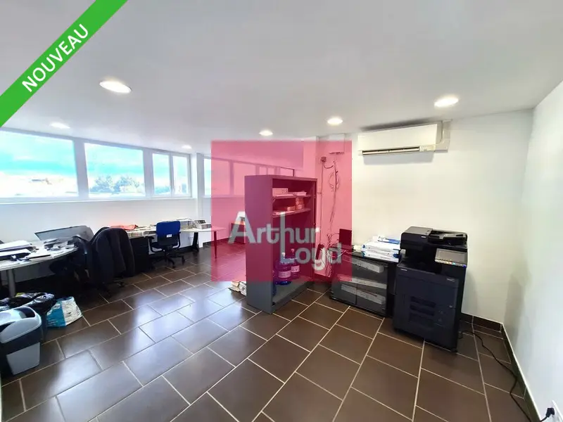 Bureau à louer - Beaumont (63110) - 87 m² - 982 €/mois