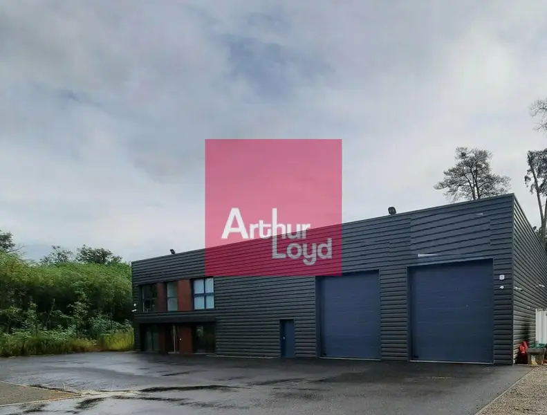 A louer Locaux d'activité 696m² Lezoux