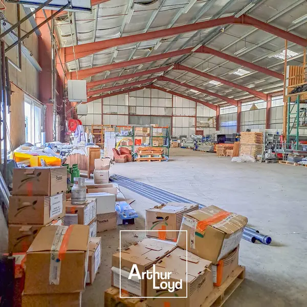 Entrepôt / Activité à louer - Saint-Sornin-Lavolps (19230) - 252 m² - 700 €/mois