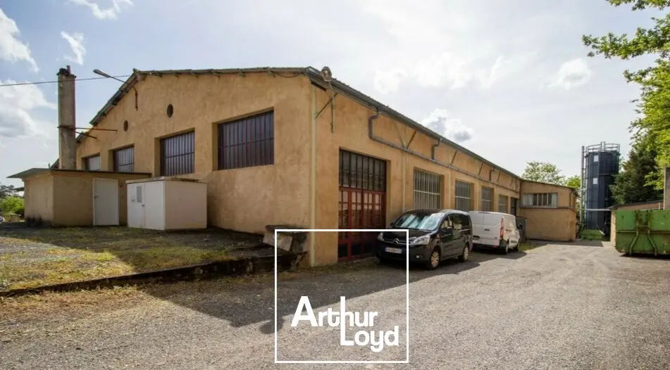 A louer Locaux d'activité 1980m² La Chapelle-aux-Brocs