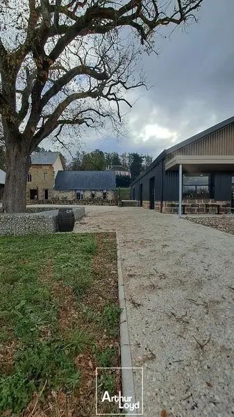 A louer Local commercial  117m² Chartrier-Ferrière