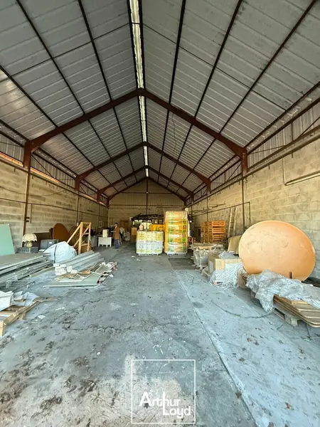 A louer Locaux d'activité 281m² Ussac