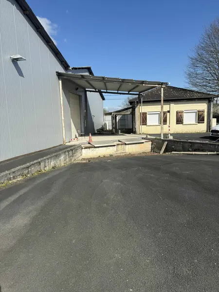 Entrepôt / Activité à louer - Chartrier-Ferrière (19600) - 680 m² - 2 800 €/mois