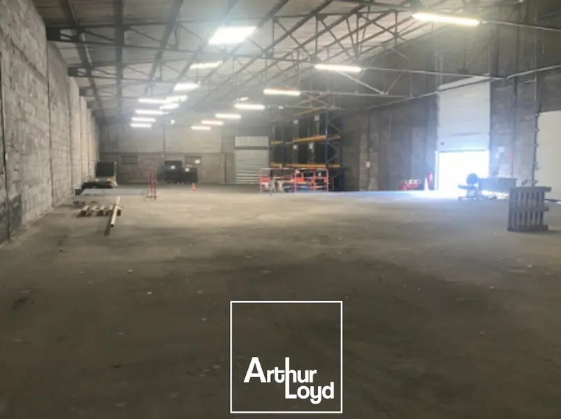 A louer Entrepôt 2700m² Brive-la-Gaillarde