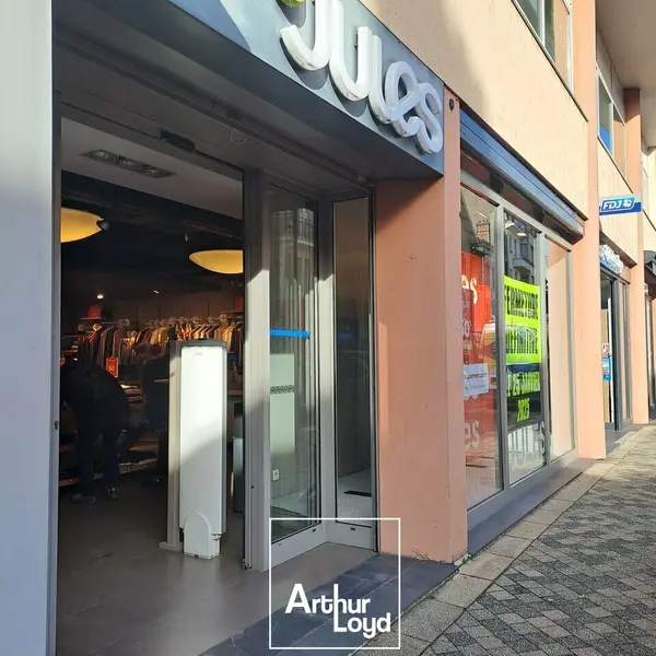 Local Commercial à louer - Tulle (19000) - 200 m² - 3 000 €/mois