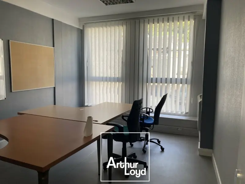 Bureau à louer - Tulle (19000) - 533 m² - 4 000 €/mois