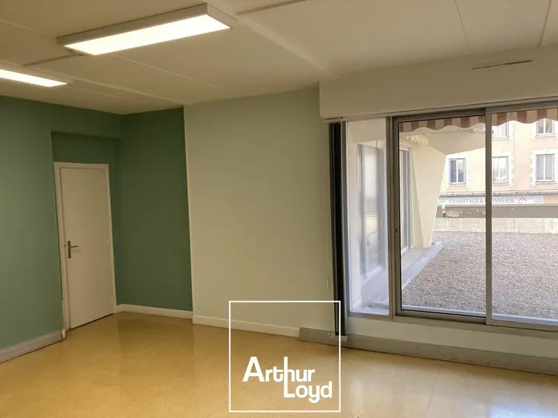 Bureau à louer - Tulle (19000) - 163 m² - 1 225 €/mois
