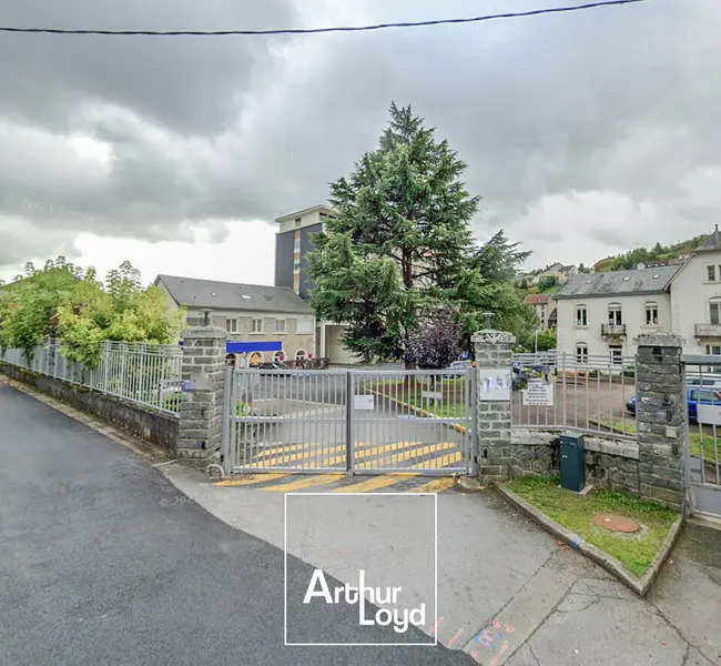 Bureau à louer - Tulle (19000) - 7421 m² - 8 000 €/mois