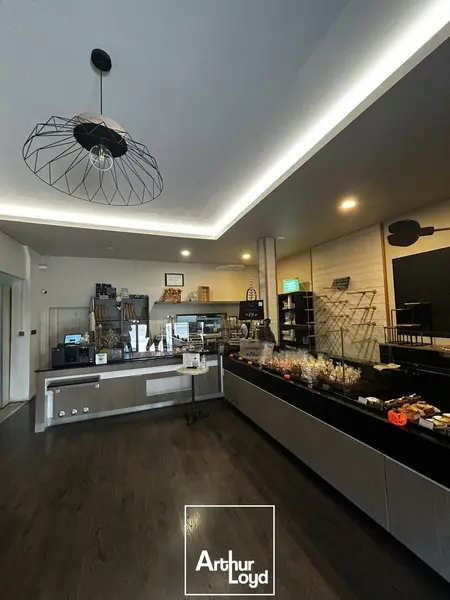 Local Commercial à louer - Ussac (19270) - 200 m² - 2 100 €/mois