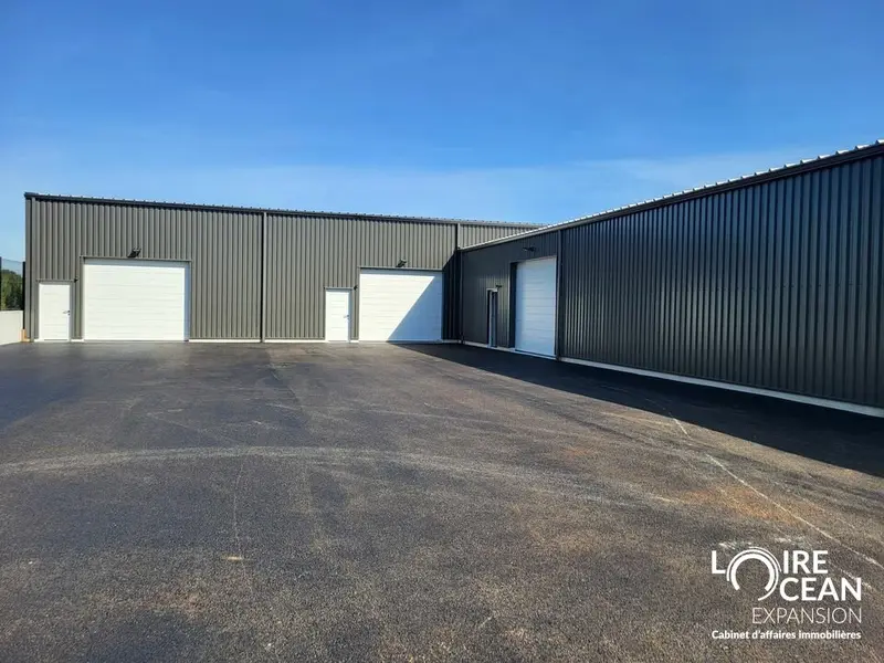 LOCAUX D'ACTIVITE ZONE DE LA GUERCHE