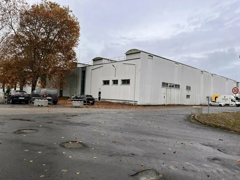 A louer Locaux d'activité 4150m² Cholet