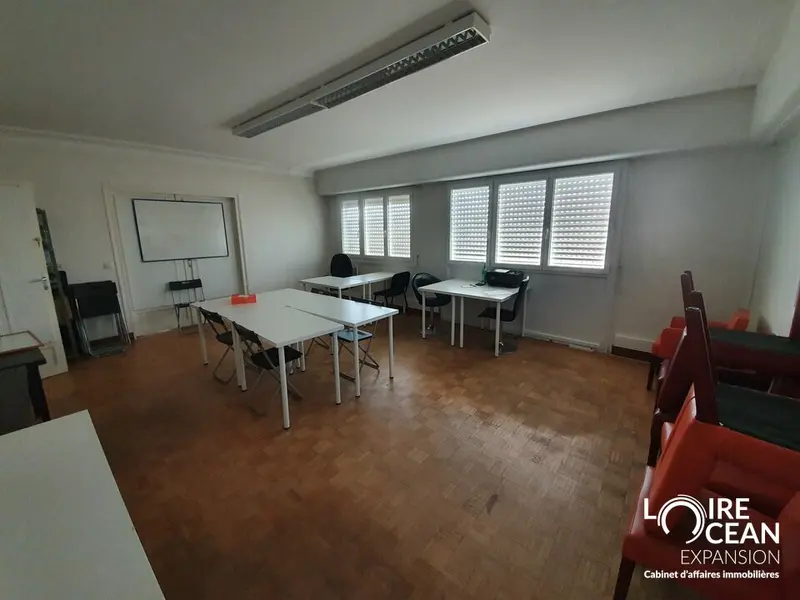 Bureau à louer - Nantes (44300) - 230 m² - 1 250 €/mois