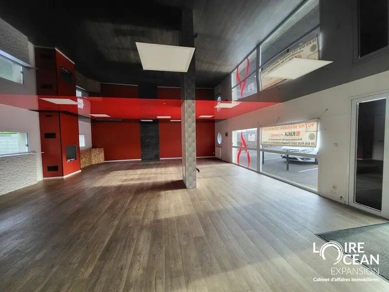 Local Commercial à louer - Pornic (44210) - 250 m² - 2 400 €/mois
