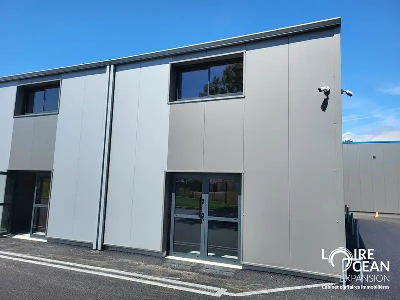 Entrepôt / Activité à louer - Saint-Brevin-Les-Pins (44250) - 136 m² - 1 360 ...