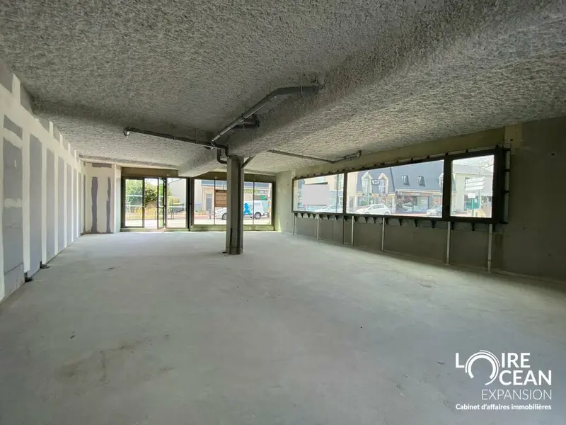 A VENDRE PIED D'IMMEUBLE