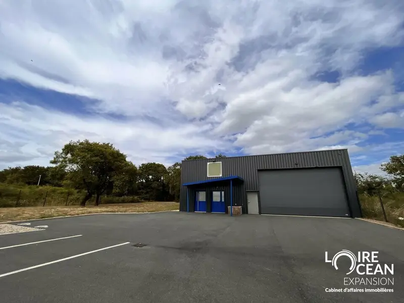 Entrepôt / Activité à louer - Rezé (44400) - 195 m² - 2 000 €/mois