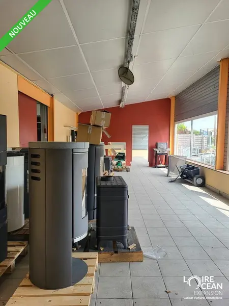 Entrepôt / Activité à louer - Saint-Hilaire-De-Chaléons (44680) - 400 m² - 3 ...