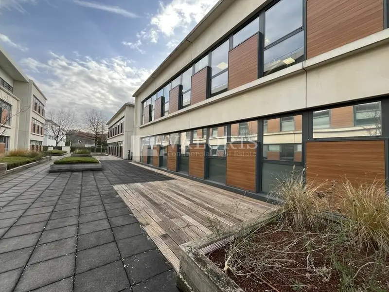 Bureau à louer - Dardilly (69570) - 1523 m² - 16 499 €/mois