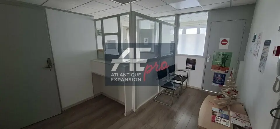 Bureau à louer - Saint-Nazaire (44600) - 200 m² - 2 000 €/mois