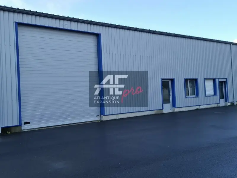 Entrepôt / Activité à louer - Besné (44160) - 335 m² - 1 600 €/mois