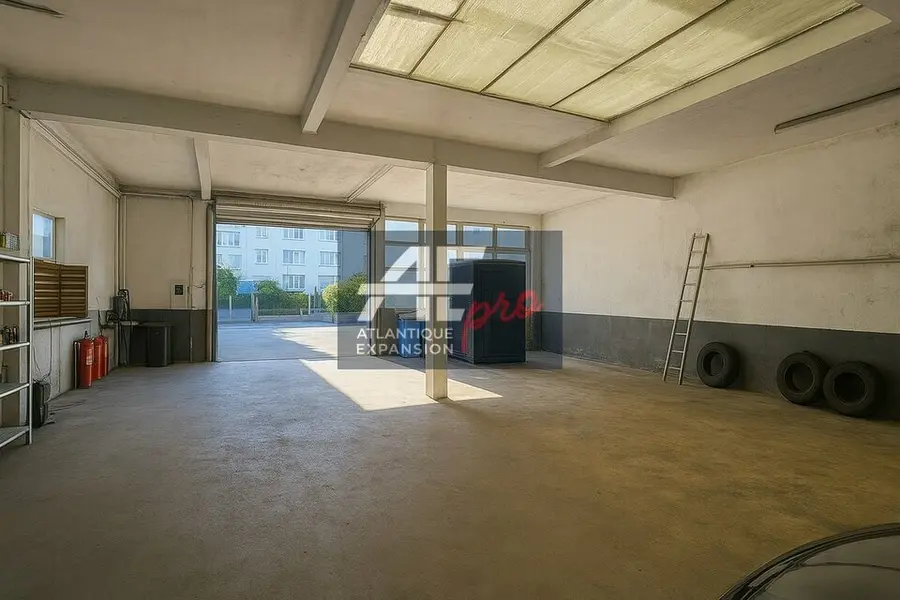 Entrepôt / Activité à vendre - Saint-Nazaire (44600) - 247 m²