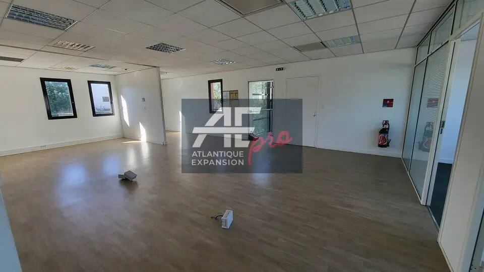 Bureau à louer - Saint-Nazaire (44600) - 197 m² - 2 462 €/mois