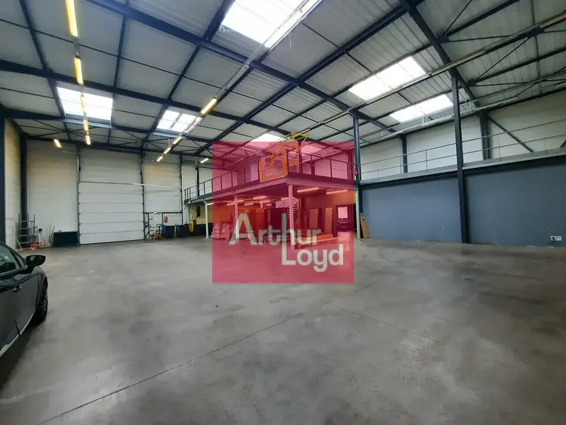 Entrepôt / Activité à louer - Clermont-Ferrand (63100) - 1166 m² - 6 916 €/mois