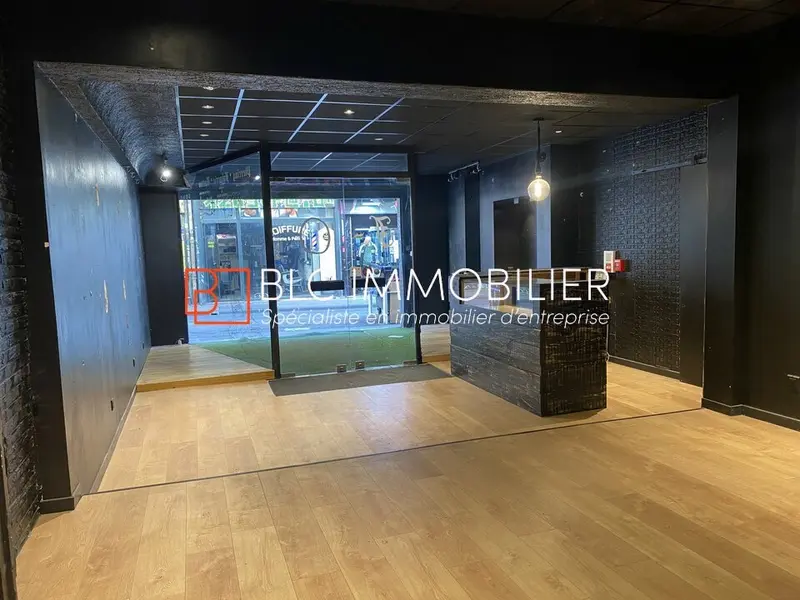 Local Commercial à louer - Marseille 06 (13006) - 120 m² - 988 €/mois