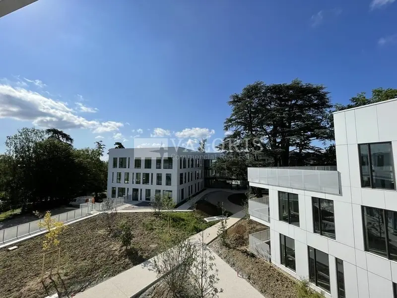 Bureau à louer - Limonest (69760) - 497 m² - 7 372 €/mois
