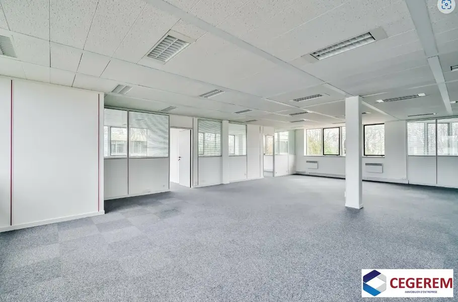 Bureau à louer - Saint-Thibault-Des-Vignes (77400) - 1139 m² - 10 564 €/mois