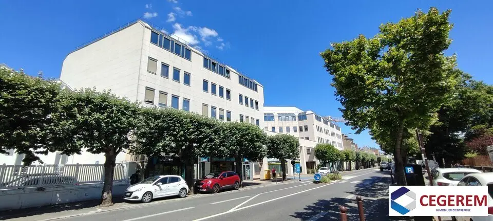 Bureau à louer - Avon (77210) - 304 m² - 3 800 €/mois