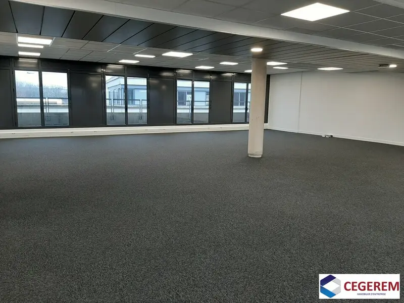 Bureau à vendre - Champs-Sur-Marne (77420) - 665 m²