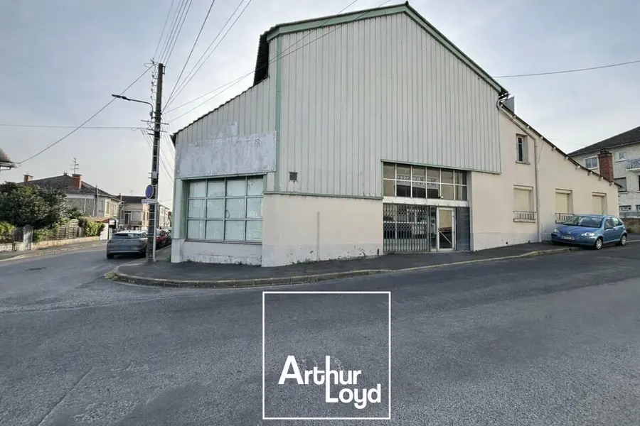 Entrepôt / Activité à louer - Brive-La-Gaillarde (19100) - 700 m² - 2 500 €/mois