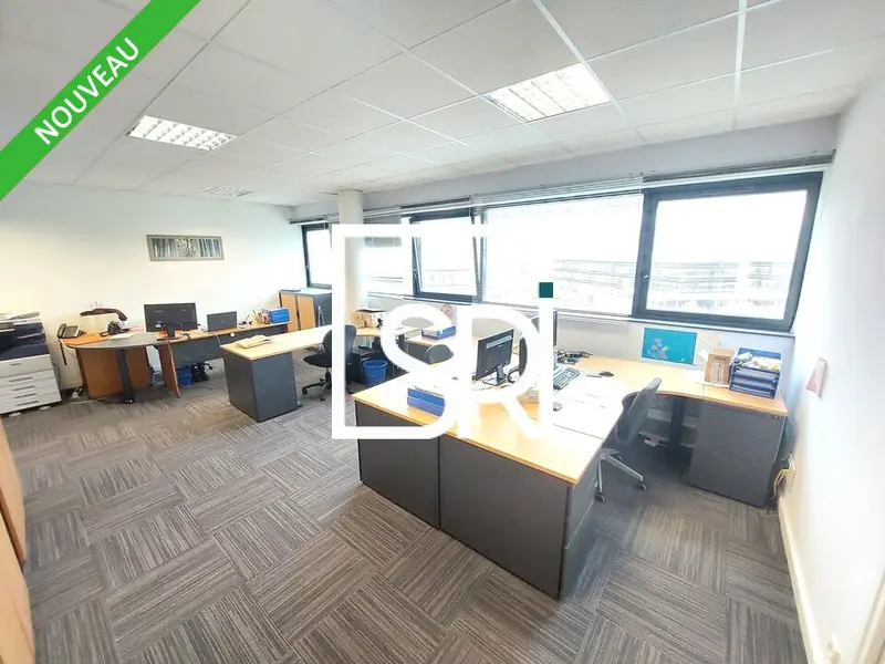 Bureau à louer - Cournon-D'Auvergne (63800) - 68 m² - 833 €/mois